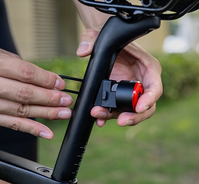 svetlo-zadne-gaciron-loop-100-d1