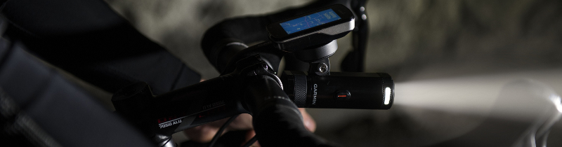 Varia-UT800-smart-cyklo-svetlo-predn-Urban-Edition-b1