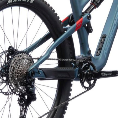 MERIDA-ONE-FORTY_6000_blured_MY2022-d3