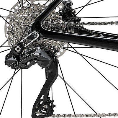 merida-scultura-6000-cierna-metaliza-sedy-2025-d2