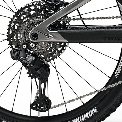 eONE-SIXTY_8000_gryblk_MY25-d4