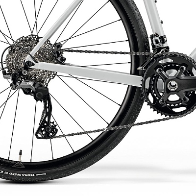 merida-scultura-endurance-gr-700-d4