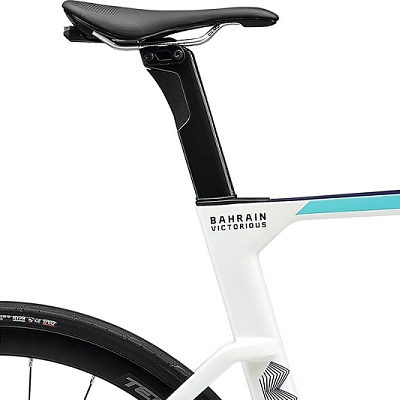 reacto-5000-perletovo-biely-cierny-d4