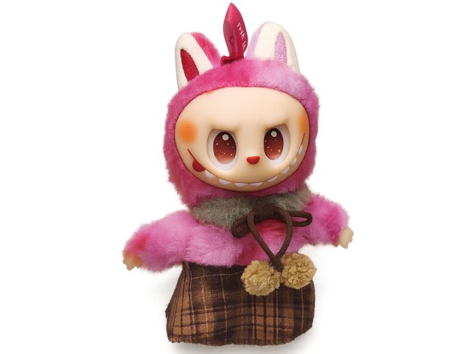 labubu v ružovom huňatom oblečku s brmbolcami PM321