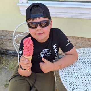 Po dobře odmakaném závodu 🎣, zasloužená odměna. 😎🍦🍔 #bigcarpcz #pribehmalehosefa #foodday #rybarimeslaskou #bystricenarybach