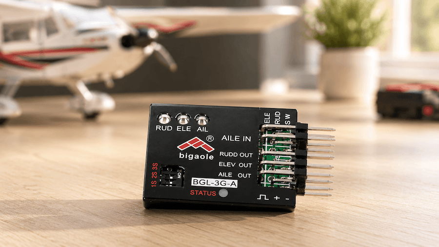 RC-autopilot-a-gyroskop-autopilot-pro-letadla-tri-osy-1
