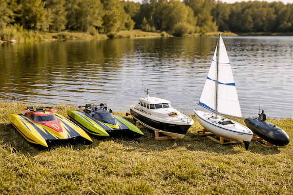 RC-lode-typy-lodi-na-brehu-1_1