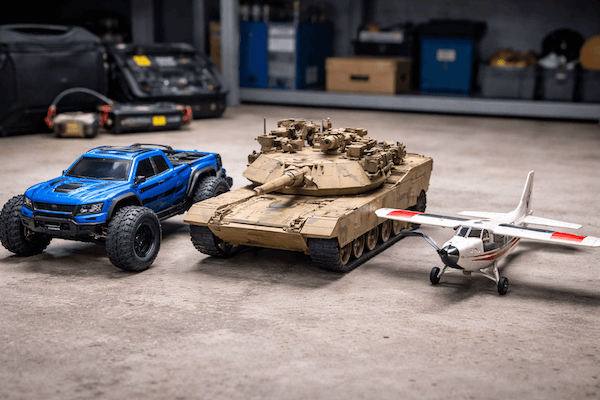 meritka-rc-modelu-tri-rc-modely-tri-velikosti-3