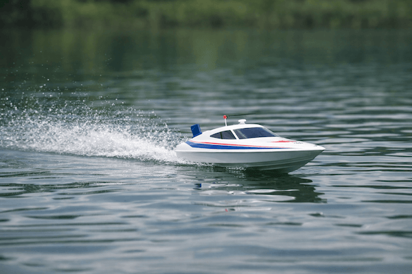 napajeci-zdroje-rc-lod-na-vode