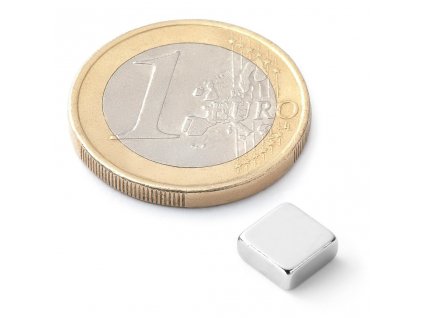 Extra silný 7x7x3mm neodymový magnet čtvercový