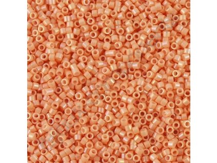 Miyuki Delica, Opaque Peach Luster, vel.1,6 mm, průtah 0,8 mm