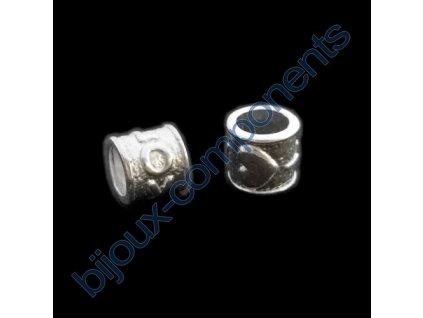 Korálek se srdíčkem a nápisem LOVE, cca 6x6mm