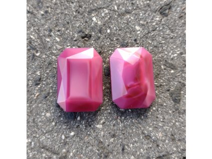 Osmihran (25x18 mm) - ručně vyráběný, fuchsiový perleťový