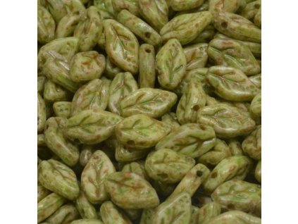 sklenene koralky tresnove listky zelene s travertinem