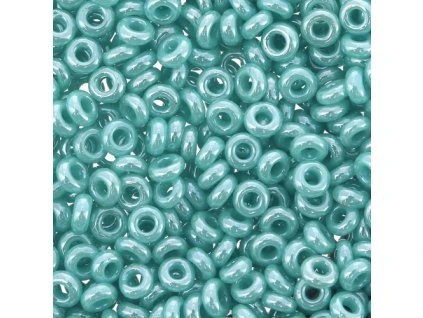 toho8 demi round opque lustered turquoise 8mm