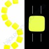 Skleněné neonové korálky s UV efektem mačkané, dvoudírkové čtverečky styl Tile, žluté