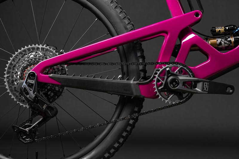 MY25_Bronson_Details_002