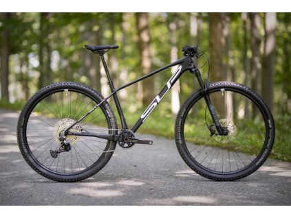 SUPERIOR XP 929 Matte Black/White, vel. 17,5" (M) Dostupnost LÉTO/PODZIM 2022