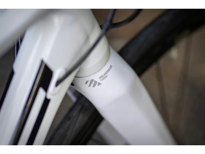 SUPERIOR X-ROAD Comp Gloss White/Hologram Black, vel. 54cm (M) Dostupnost LÉTO/PODZIM 2022