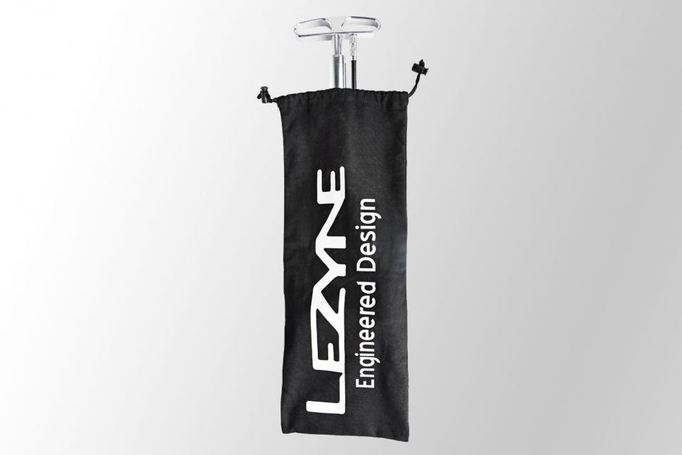 2020-lezyne-cnc-travel-floor-drive-bag_3