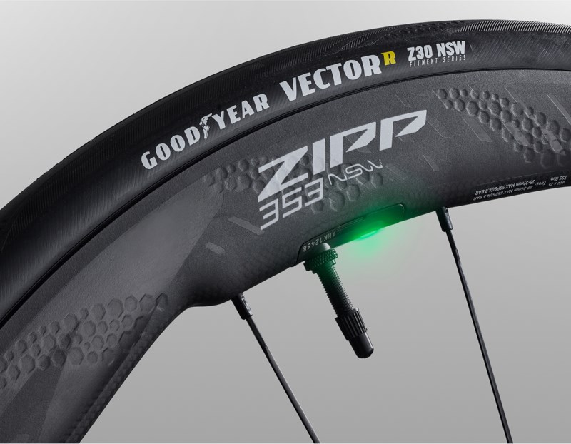 Zipp technologie Hookless a ABLC důlky