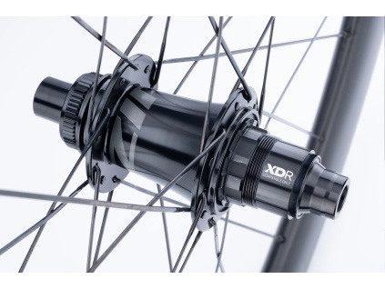 Fotografie produktu - ZIPP náboj přední 76 DISC CENTERLOCK | BIKEMAX