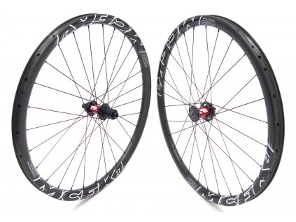 1349g Karbonová zapletená kola MCFK Wheelset 27,5" MTB Carbon UD-Look, DT 240s