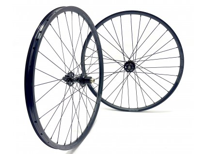1498g Zapletená kola STANS NOTUBES Rim 27,5" ZTR Crest MK4, náboje PanchoWheels, Sapim CX Ray