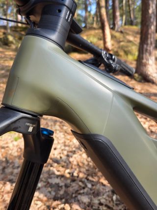 Cube Stereo Hybrid ONE77 HPC TM 2025 s nejnovějším motorem Bosch CX 5. generace a baterií 800 Wh je nekompromisní enduro...