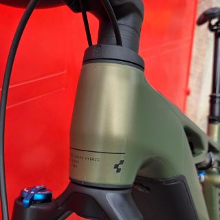 Ochranná fólie RideWrap Tailored Protection představuje absolutní špičku v neviditelném brnění pro vaše kolo. Na rozdíl od...