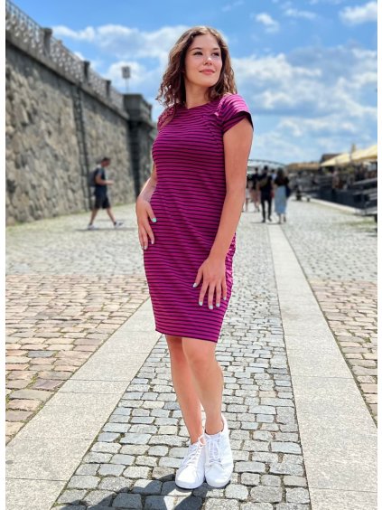 Kojící šaty fuchsie s proužky