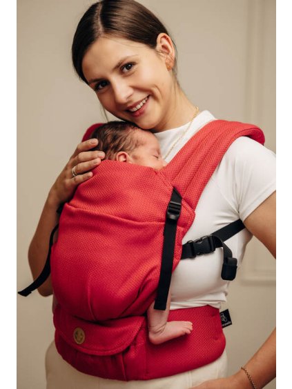 Ergonomické nosítko červené LITTLE HERRINGBONE SEDONA červené rybí kost)