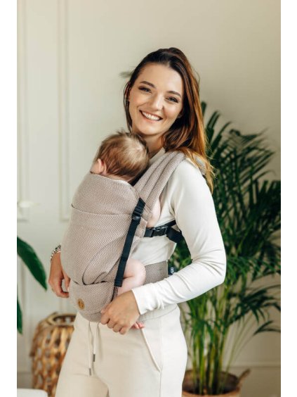 Nosítko pro miminko LITTLE HERRINGBONE ALMOND ergonomické