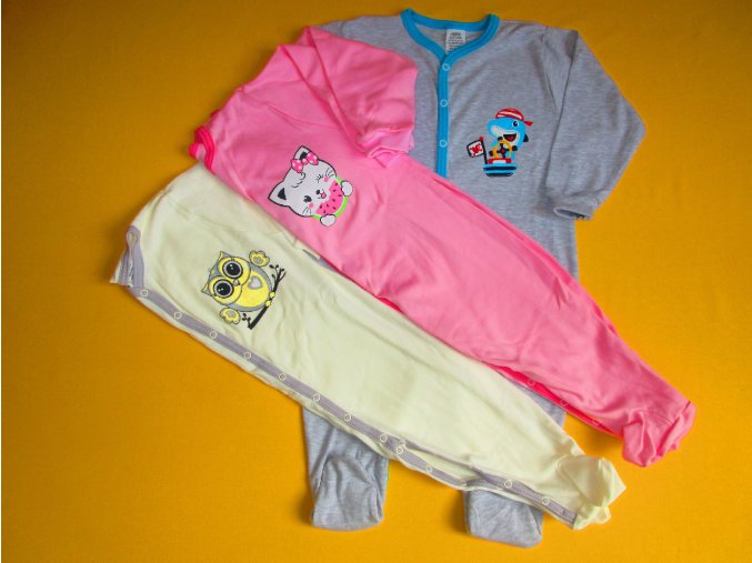 Pyžamový overal s lemy a potiskem