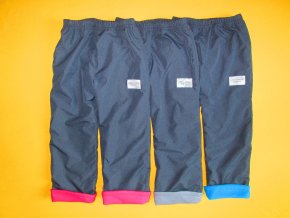 Zateplené šusťákové kalhoty s nášivkou 1