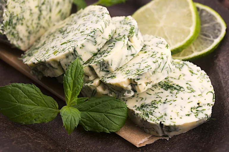 Bylinkové máslo s Ostropestřem drceným