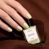 manucurist green lak pistachio 1
