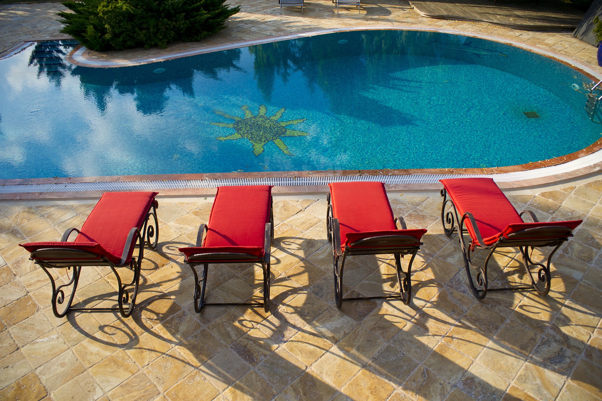 sunbeds-2439961_1920
