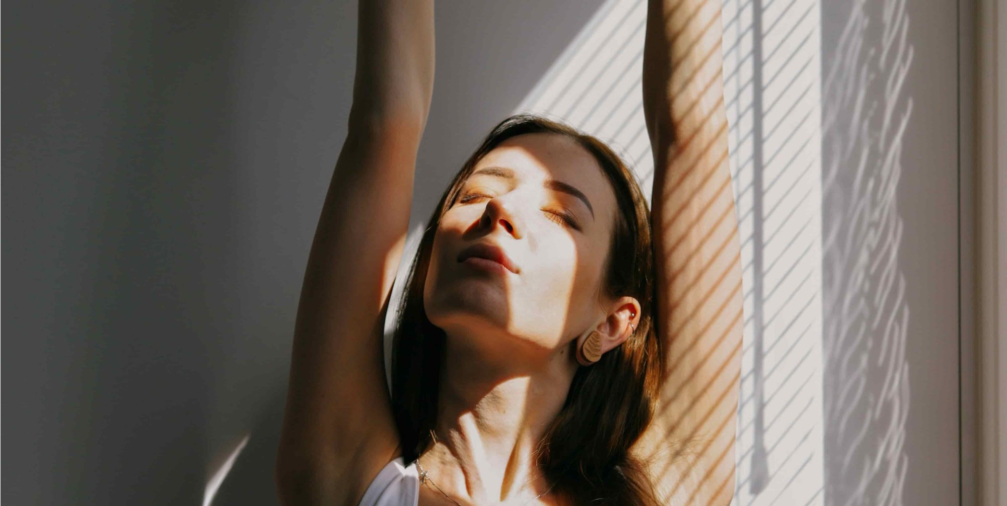 Vitamíny a minerály na energiu a únavu: čo skutočne funguje (a prečo káva nestačí)