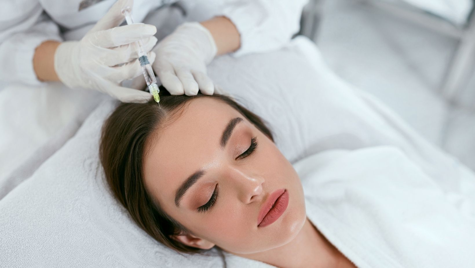 Nový pohľad na vypadávanie vlasov: Prevencia je základ, riešiť sa však dá aj v rozvinutom štádiu