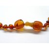 bezpečné jantarové korálky