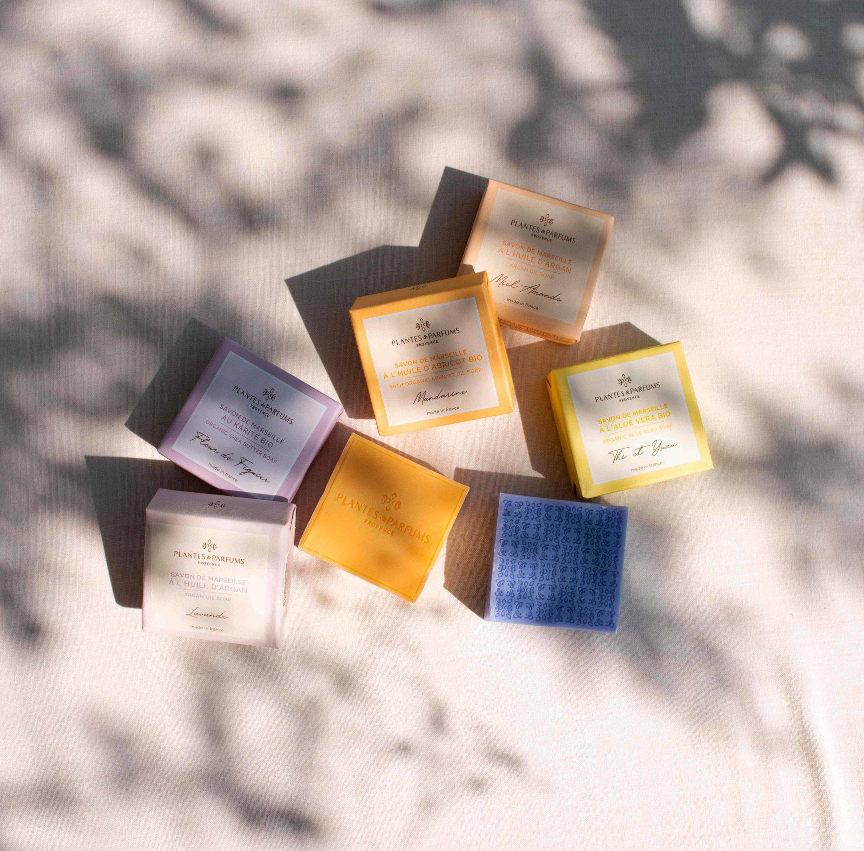 Plantes_et_Parfums_marseillska_tuha_mydla_amb