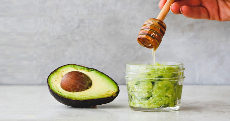 AVOKÁDOVÁ DOMÁCÍ MASKA NA VLASY