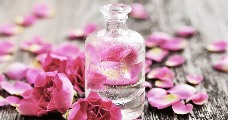 PROČ JE RŮŽOVÁ VODA TAK UNIKÁTNÍ?