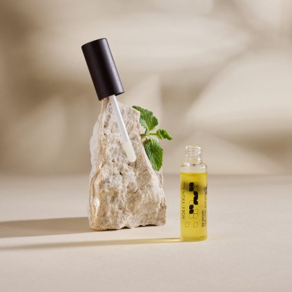 solution by kvitok vyplnujici serum na rty 7 ml