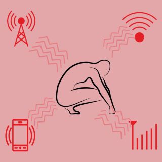 Jak omezit elektrosmog při telefonování? ✅Při hovoru zapněte reproduktor a držte telefon co nejdál od těla. ✅Používejte...