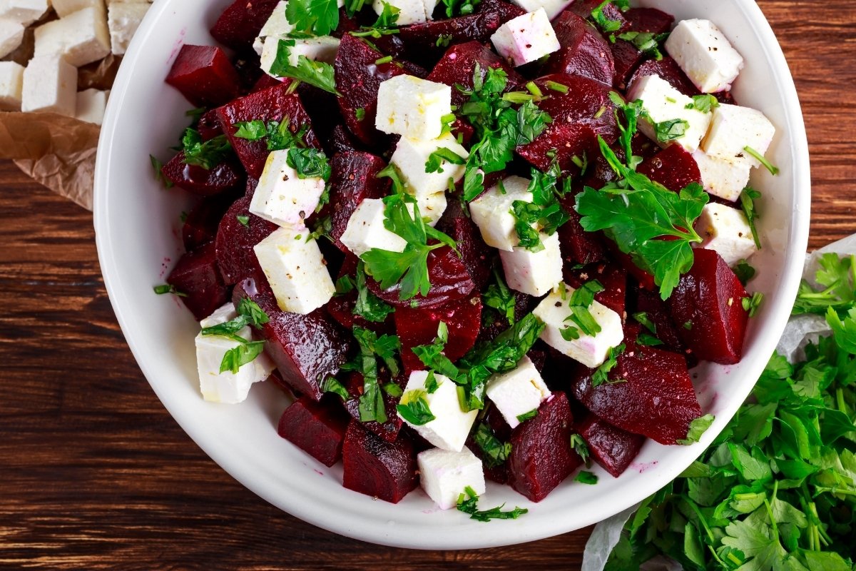 SALÁT Z ČERVENÉ ŘEPY - PANZAROSALATA