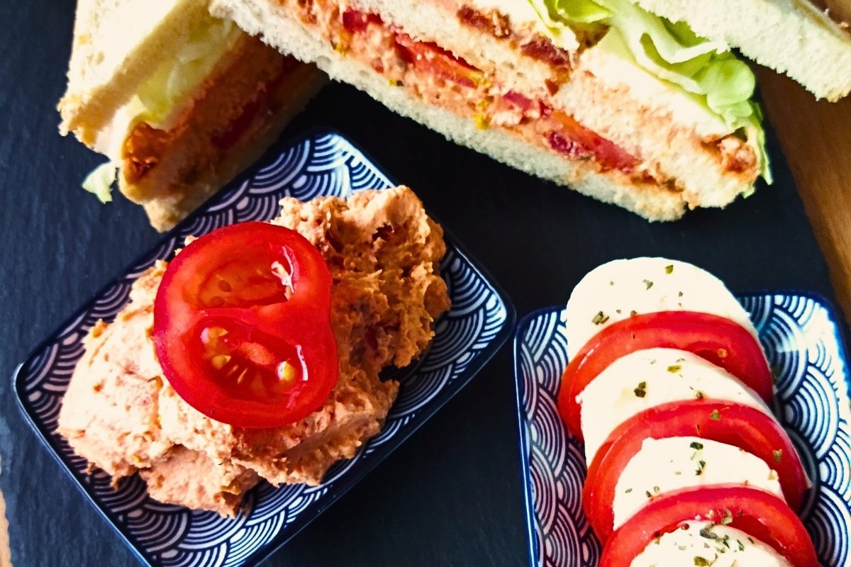 POMAZÁNKA ZE SUŠENÝCH RAJČAT