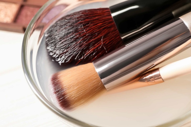 Ako vyčistiť hubku či štetec na make-up? Tipy na hygienu a predĺženie ich životnosti