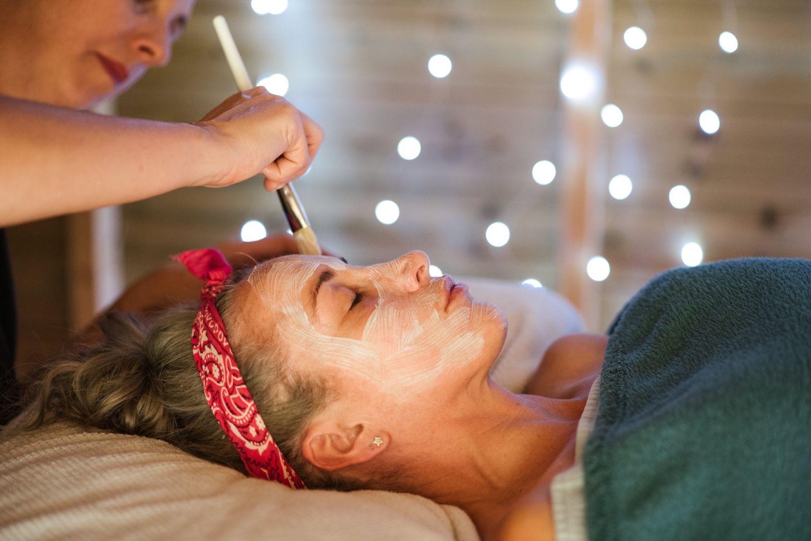 STARNUTIE PLETI MÔŽETE SPOMALIŤ - 3 DÔVODY, PREČO SI KÚPIŤ ANTI-AGING KOZMETIKU